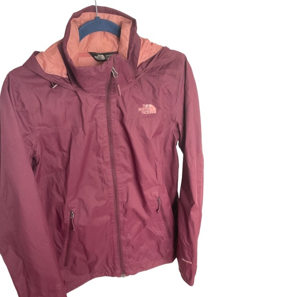 The North Face Women's Resolve Rain Jacket - Picture 4 of 8
